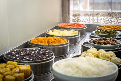 乌素特水上雅丹梦幻星空野奢度假酒店·雅丹之夜