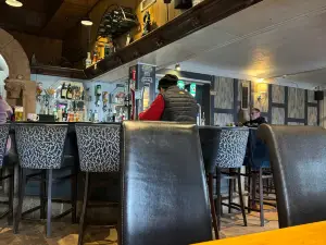 THE HOLY GRAIL Restaurant, Tapas & Cocktail Bar