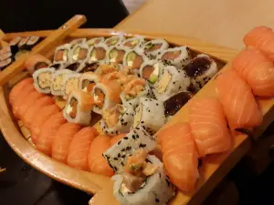 Akari Sushi Bar