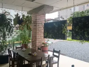 Mamasanta Grill