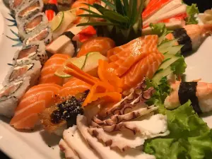 Yoshi Sushi Bar Bnu