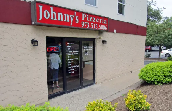 Johnny's Pizzeria