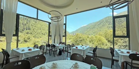 康定山河滙民宿·餐廳