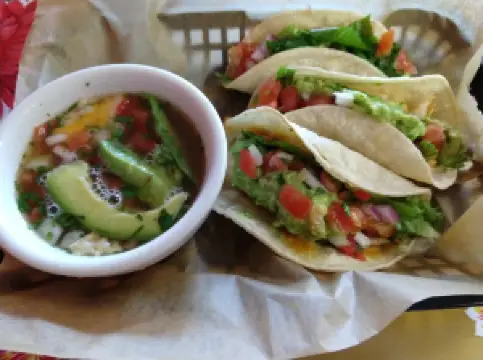 Kanini's Restaurant & Catering