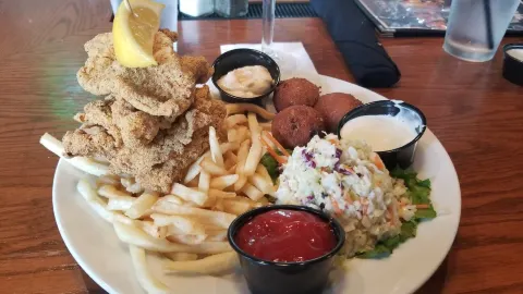 Tug's Casual Grill in Memphis