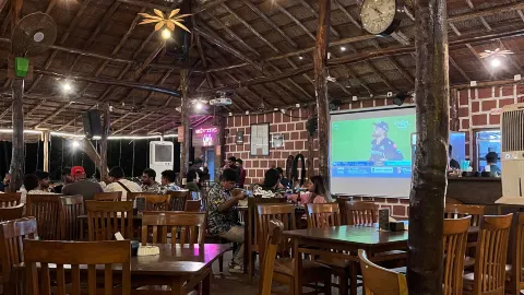 Salt bar and restaurant in Arpora