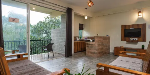 Taaza Hotel & Restaurant