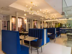 Restaurant Ormisson and cafe
