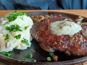 Applebee's Grill + Bar