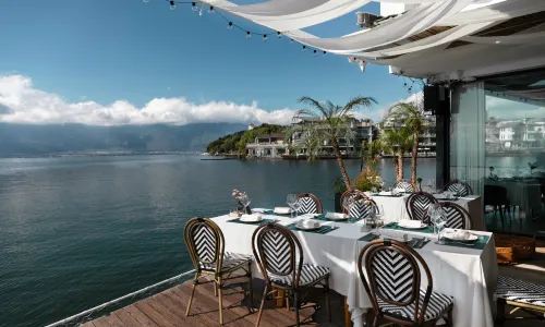 世内桃源·落日海景餐厅(双廊店)