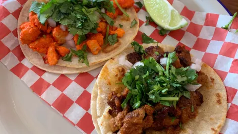 La Marqueza Mexican Tacos & Market in โอโซยูซ