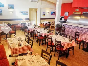 Papa Rab’s Restaurant, Takeaway & Bar