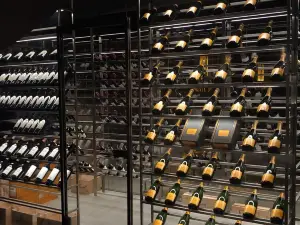Bizarre Restaurant & Bar