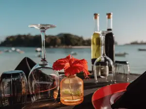 Del Place Restaurant