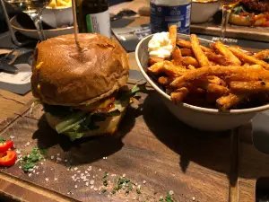 Revier Grill & Bar