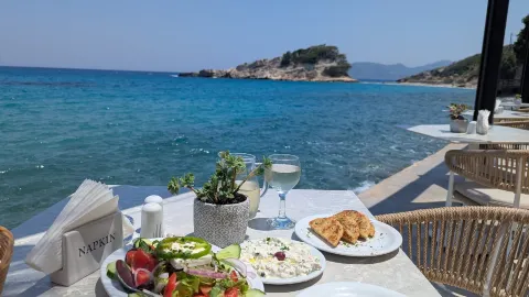 Poseidon Traditional Family Restaurant in バティ