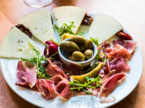 Tapas Restaurante y Bar