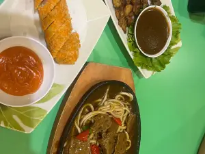 Resto Vegetarian "MIE PANJANG UMUR" Noodles And Dim Sum House