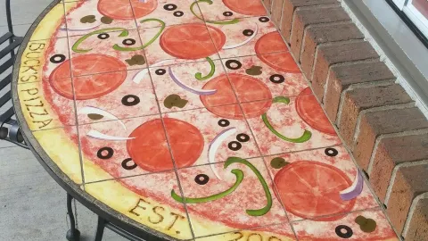 Buck's Pizza in ポーク