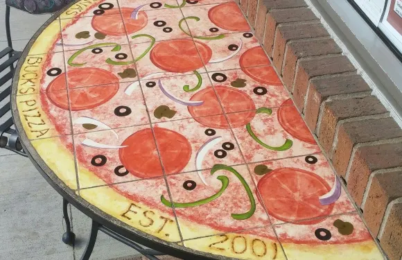 Buck's Pizza