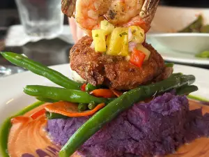 Jackie Rey's Ohana Grill Hilo