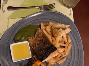 John's Pub & Restaurant