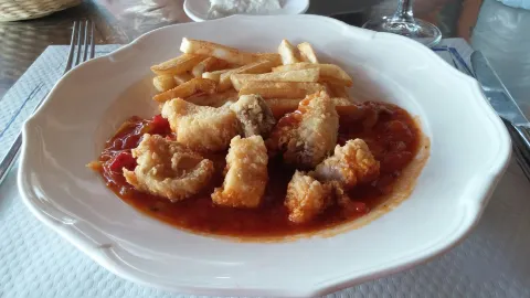 Restaurante Delfín Dorado in 莫哈卡爾