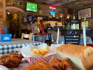 Gus's World Famous Fried Chicken