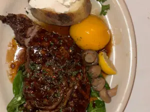 Ernest's Orleans Restaurant & Cocktail Lounge