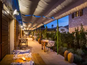 Meneghetti Restaurant & Bar