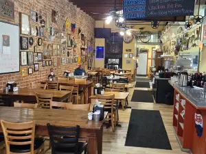 Maxine's Cafe & Bakery