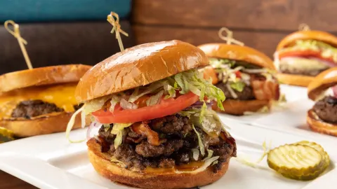 BRU Burger Bar Evansville in 밴더버그 카운티