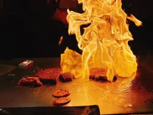 ステーキハウス ライおン 本店