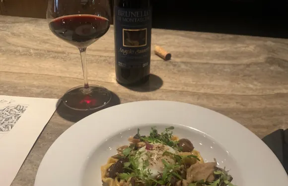 Novio's Bistro