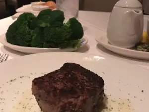 Fleming’s Prime Steakhouse & Wine Bar