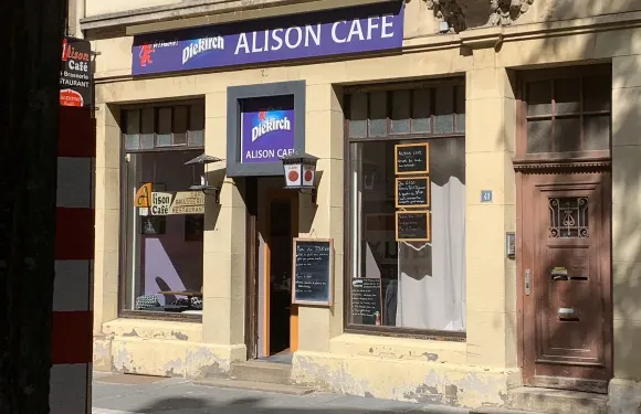 Alison cafe