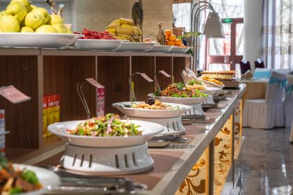 乌素特水上雅丹梦幻星空野奢度假酒店·雅丹之夜