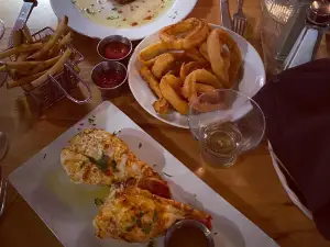 Lilly's Steaks & Cocktails