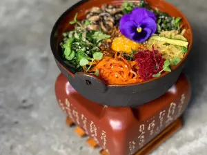 Quarter Kitchen & Cocktail Lab