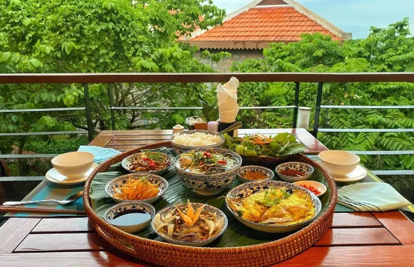 La Giang Restaurant & Bar