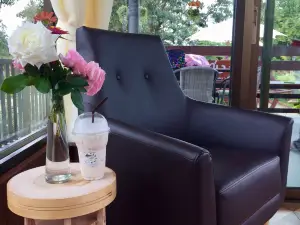 Baan Thung Homestay Cafe