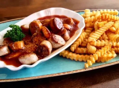 Bistro Madeleine & La Cabaña Cantina