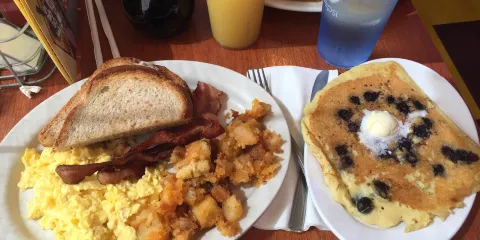 Eggs n' at