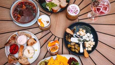 EXTRA Budapest - Brunch Bar Club in บูดาเปสต์