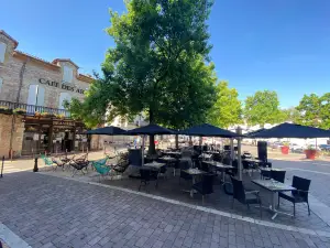 Le Cafe des Arts