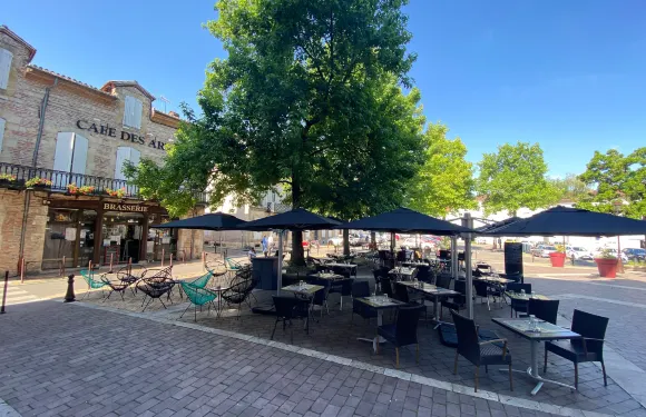 Le Cafe des Arts