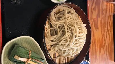 Meijiyasobatensasamakisushichumonyo in Геро