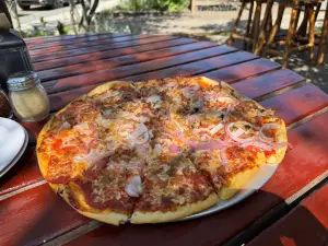Crusty's Pizza