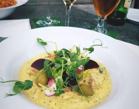 Karins Meet And Eat Bistro