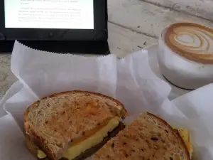 Lucky Finn Cafe
